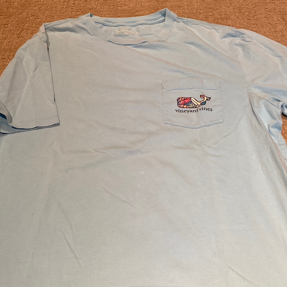 Vineyard vines tee